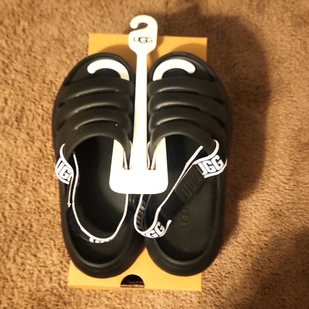 UGG - Picture 3 of 4